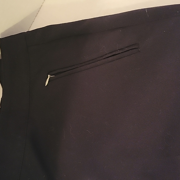 Dress Pants Petite black, two zipper pockets on each side. - Picture 2 of 5